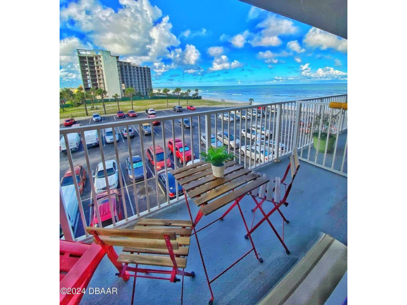 Adorable unit 406 at Castaways. Totally updated, flooring - Beach Acreage for sale in Daytona Beach, Florida on Beachhouse.com