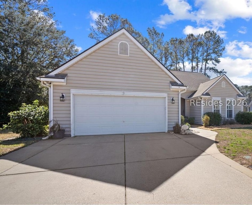 Welcome home to Pinecrest-where EASY ONE-LEVEL LIVING meets GOLF - Beach Home for sale in Bluffton, South Carolina on Beachhouse.com