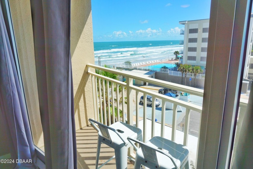 Amazing unit 428 at Daytona Inn Resort. Nicely staged with - Beach Lot for sale in Daytona Beach, Florida on Beachhouse.com