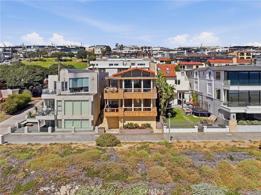 Welcome to 2516 The Strand - a rare oceanfront duplex - Beach Townhome/Townhouse for sale in Manhattan Beach, California on Beachhouse.com