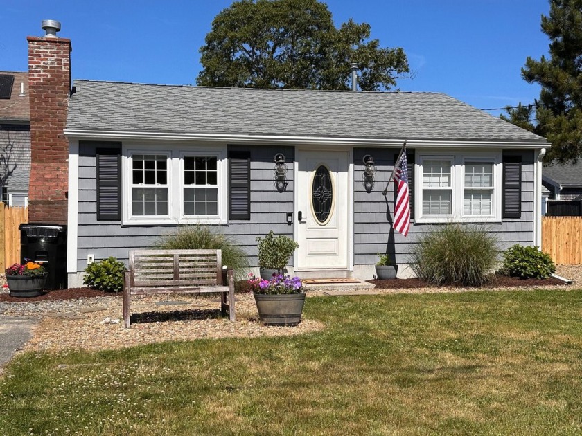 Adorable 2 bedroom 1 bath Ranch about a mile from the south - Beach Home for sale in Dennis Port, Massachusetts on Beachhouse.com