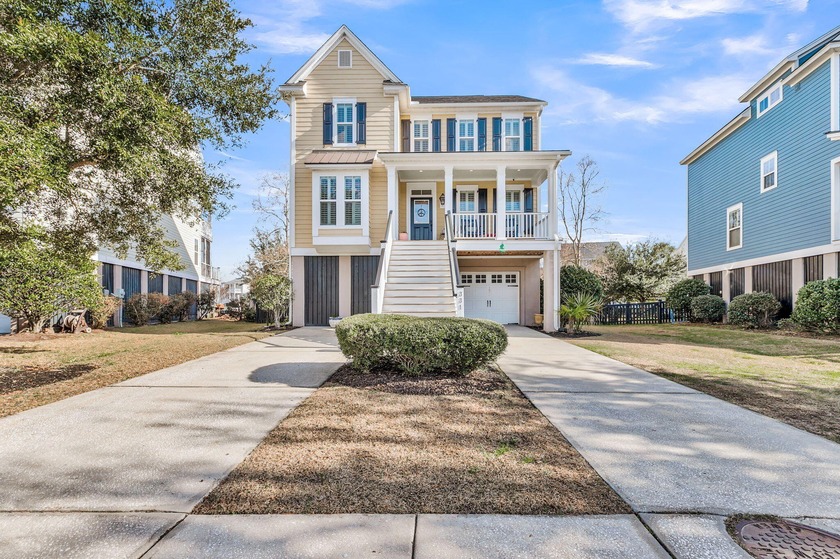 Experience the quintessential Lowcountry lifestyle in this fresh - Beach Home for sale in Charleston, South Carolina on Beachhouse.com