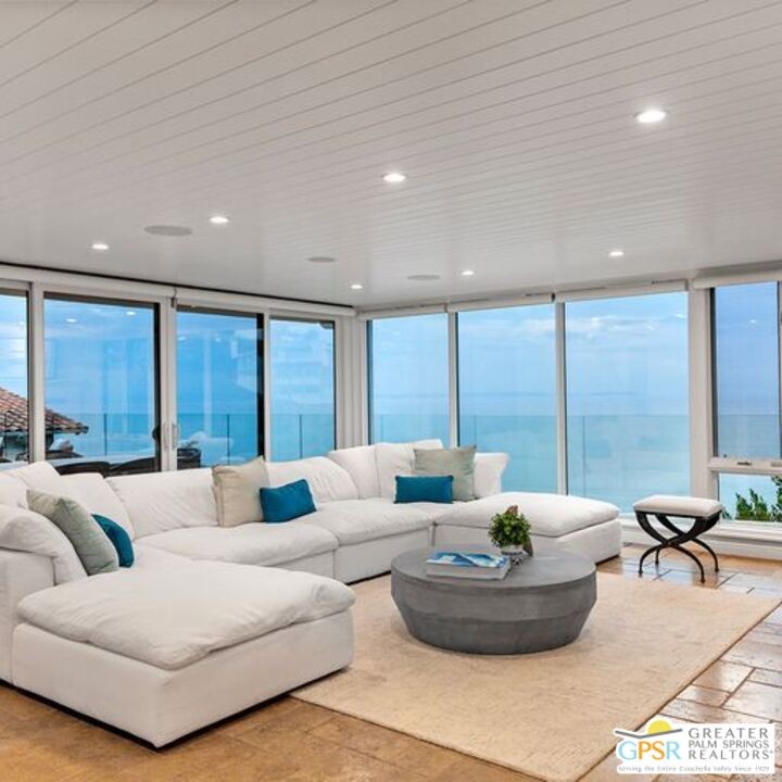 SELLER IS ENCOURAGING ALL OFFERS!! Stunning home with ''million - Beach Home for sale in Laguna Beach, California on Beachhouse.com