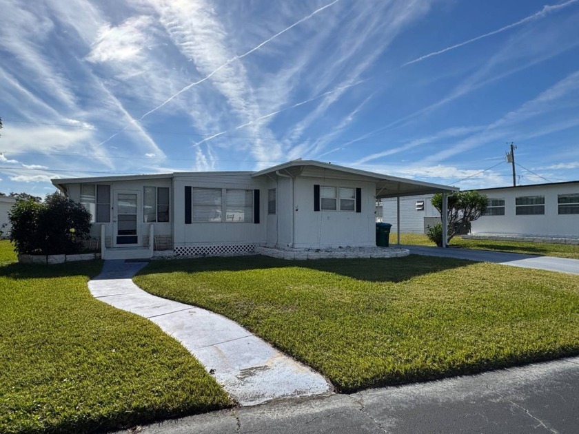 2/2 located in Colonial Colony South 55+ Community  updated - Beach Home for sale in Daytona Beach, Florida on Beachhouse.com