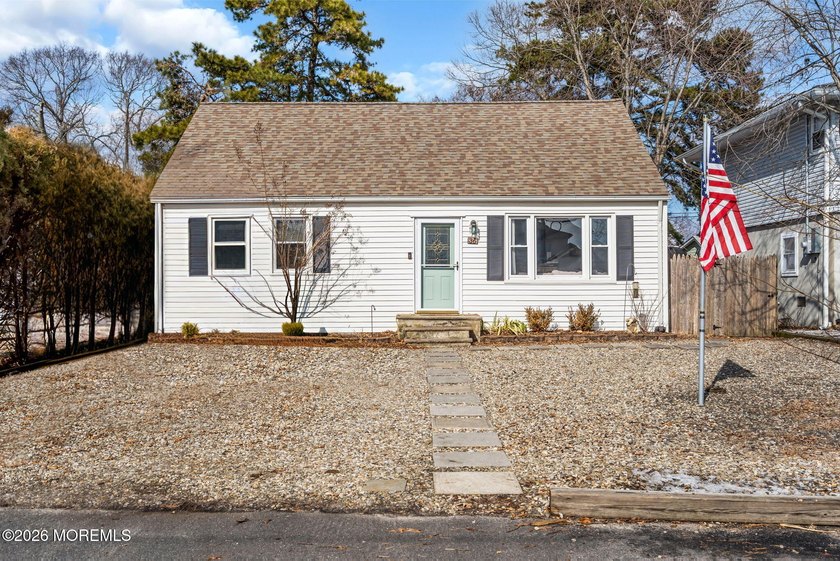 Flood ins NOT required! Welcome to this charming 3-bedroom - Beach Home for sale in Brick, New Jersey on Beachhouse.com