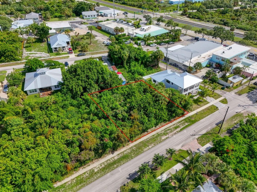 Prime Location in Coastal Hobe Sound!Build your dream home on - Beach Lot for sale in Hobe Sound, Florida on Beachhouse.com