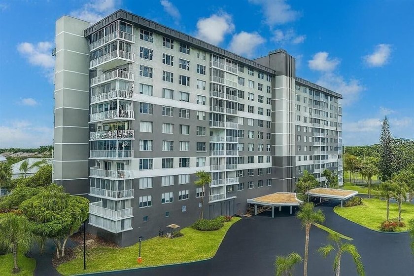 Light, bright, and spacious, this turnkey 996 SF one bedroom - Beach Condo for sale in Hollywood, Florida on Beachhouse.com