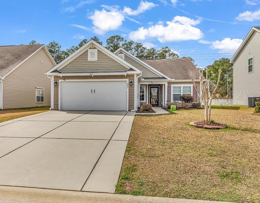 This well-maintained 3-bedroom, 2-bath single-level home - Beach Home for sale in Myrtle Beach, South Carolina on Beachhouse.com