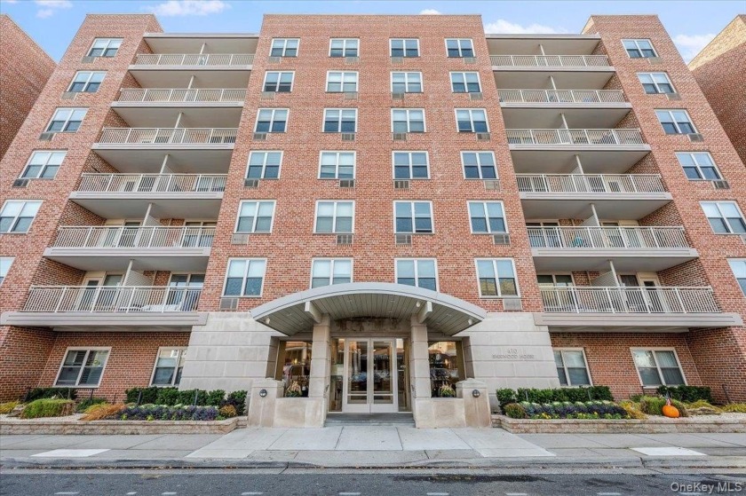 STOP RENTING. Own your own home with a POOL, GYM & LAUNDRY!! - Beach Home for sale in Long Beach, New York on Beachhouse.com