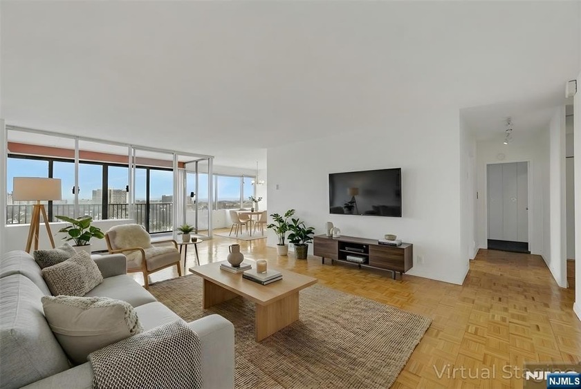 Welcome to Horizon House Towers, a highly sough-after co-op - Beach Other for sale in Fort Lee, New Jersey on Beachhouse.com