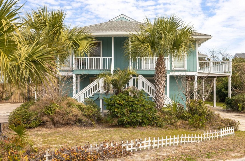 Welcome to 6 4th Ave, a classic beach retreat just steps from - Beach Home for sale in Isle of Palms, South Carolina on Beachhouse.com