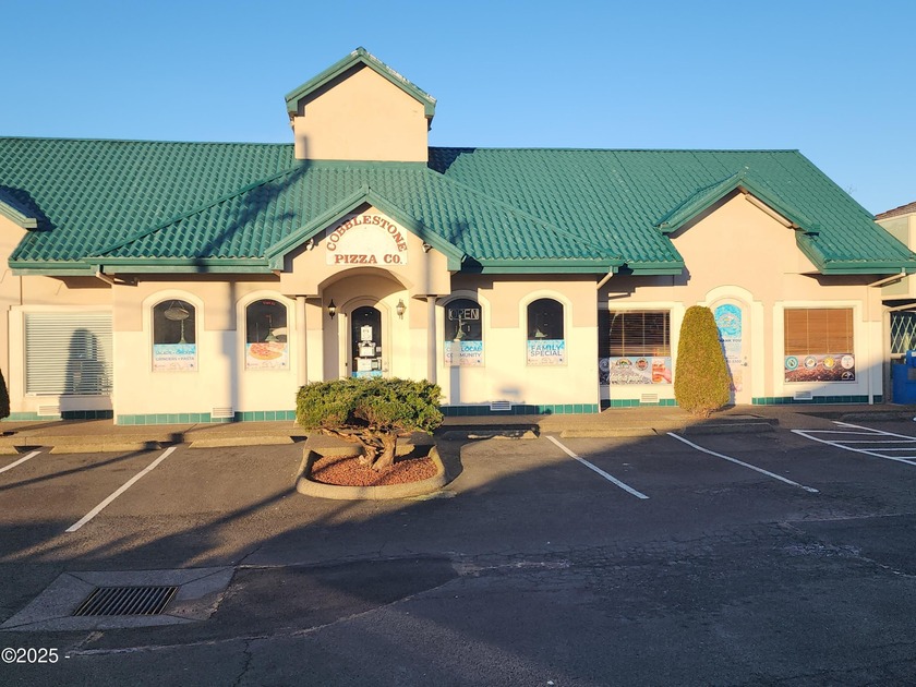**Turnkey Pizza Restaurant for Sale - Newport, OR** A fantastic - Beach Commercial for sale in Newport, Oregon on Beachhouse.com
