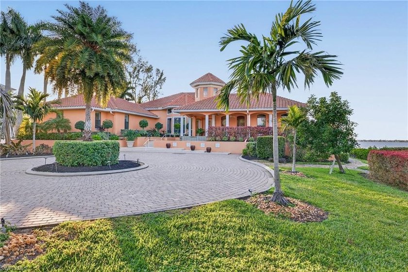 Set behind gates on nearly two acres of prime Caloosahatchee - Beach Home for sale in Fort Myers, Florida on Beachhouse.com