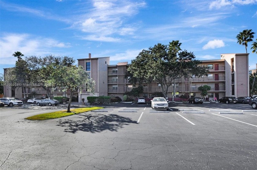 Don't miss this stunning PENTHOUSE CORNER UNIT in Margate! This - Beach Condo for sale in Margate, Florida on Beachhouse.com