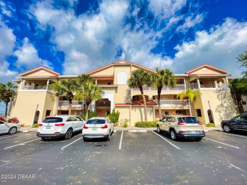 Vaca Every day! Rarely offered first floor, corner unit situated - Beach Condo for sale in New Smyrna Beach, Florida on Beachhouse.com