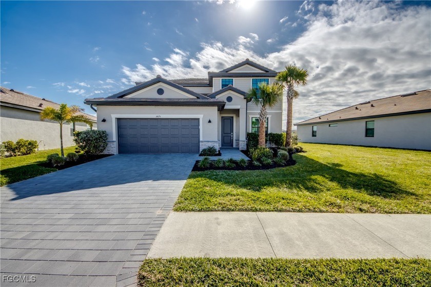 This Amalfi Model Executive home is beautifully finished (all - Beach Home for sale in Fort Myers, Florida on Beachhouse.com