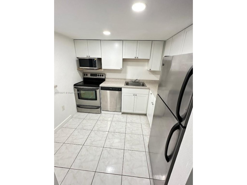 Great Investment property  or to live in - Remodeled 1 BED 1 - Beach Condo for sale in North Miami Beach, Florida on Beachhouse.com