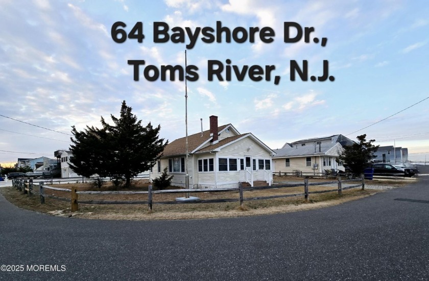 Buyers must use due diligence--AE8 flood zone. 
Sunroom. Living - Beach Home for sale in Toms River, New Jersey on Beachhouse.com