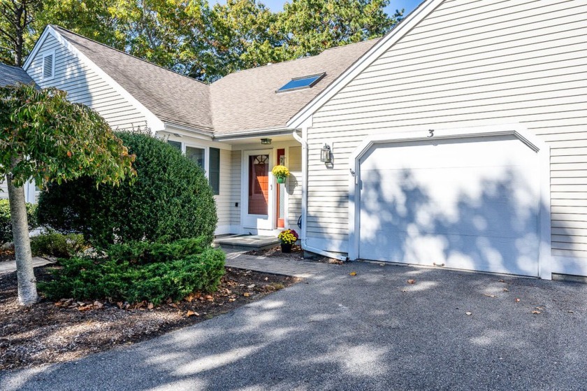 Privacy abounds in this move-in ready Nantucket style condo at - Beach Condo for sale in Mashpee, Massachusetts on Beachhouse.com