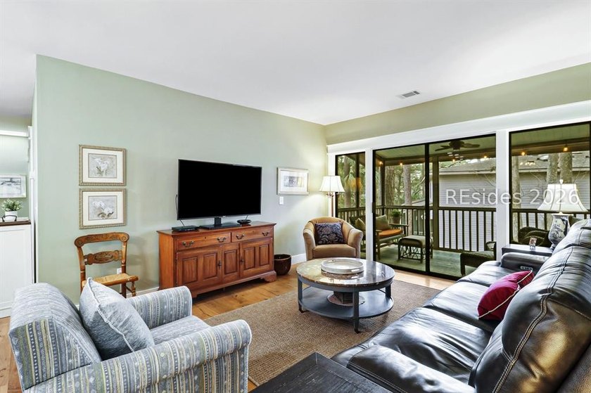 This is a 10 so you better hurry!  24 Three Mast offers a light - Beach Condo for sale in Hilton Head Island, South Carolina on Beachhouse.com