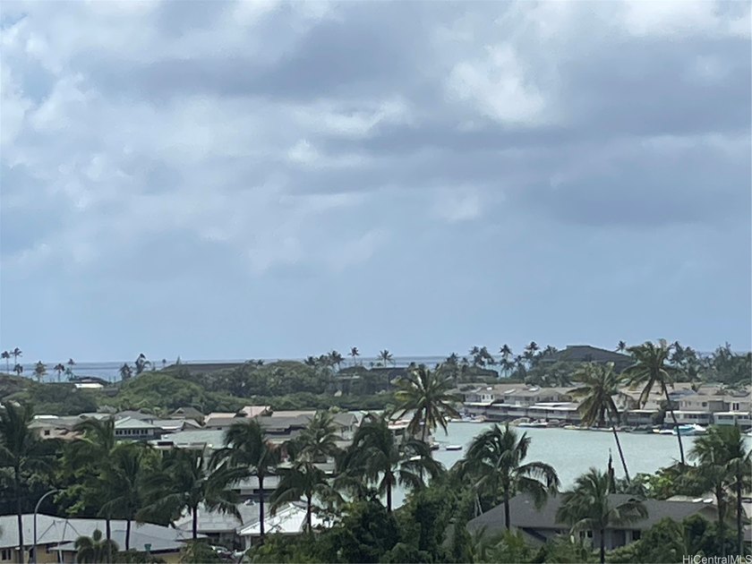 TWO LANAIS are major features of this CORNER unit designed to - Beach Condo for sale in Honolulu, Hawaii on Beachhouse.com