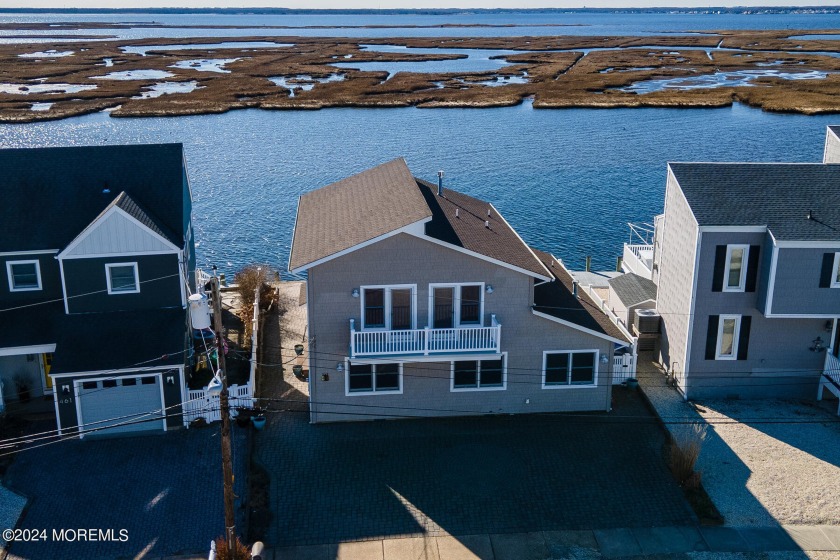 Chadwick Beach Island - Beautiful bayfront, 4-bedroom, 3 bath - Beach Home for sale in Lavallette, New Jersey on Beachhouse.com