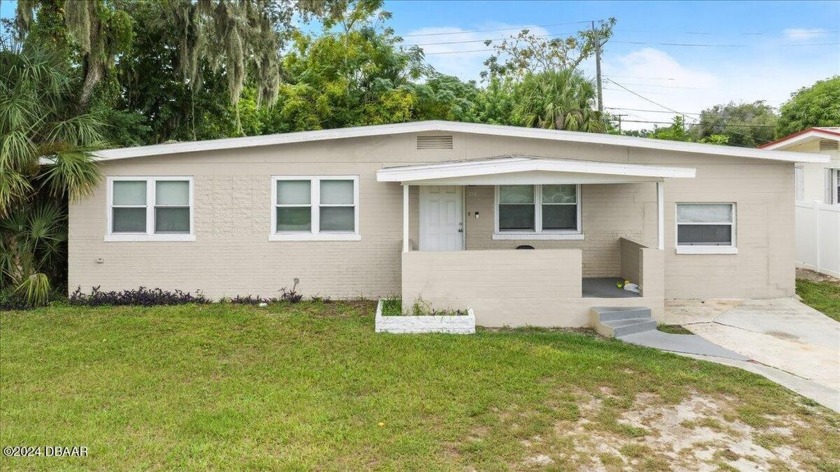 This 1,300 sq. ft. updated 3-bedroom, 1-bathroom home offers - Beach Home for sale in Daytona Beach, Florida on Beachhouse.com