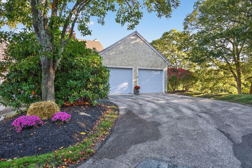 Spacious and inviting, open concept ''H -Style'' that offers - Beach Condo for sale in Yarmouth Port, Massachusetts on Beachhouse.com