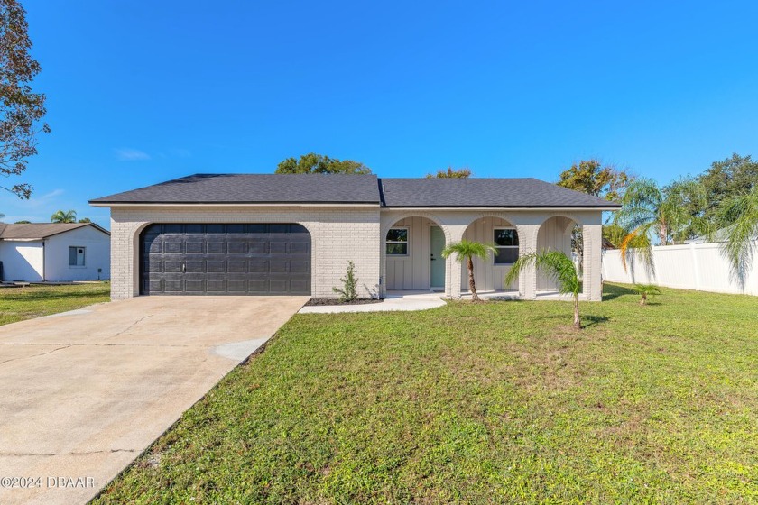 Welcome to this beautiful 3-bedroom, 2-bathroom, 2 car garage - Beach Home for sale in Port Orange, Florida on Beachhouse.com