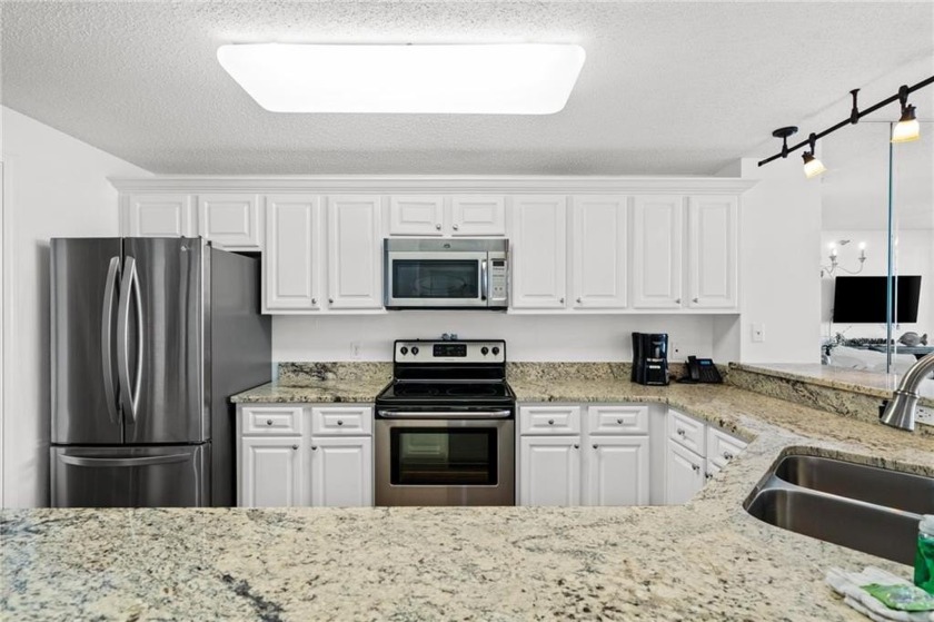 Come take a look at this beautiful, upscale beach front condo - Beach Condo for sale in Gulf Shores, Alabama on Beachhouse.com
