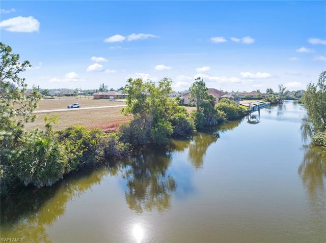Calling all boaters! Here is your opportunity to build your very - Beach Lot for sale in Cape Coral, Florida on Beachhouse.com