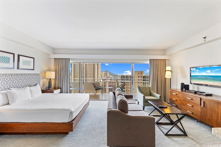 Beautiful ocean and Diamond Head views in this luxury high-floor - Beach Condo for sale in Honolulu, Hawaii on Beachhouse.com