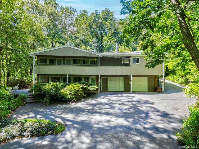 Welcome to this exceptional Expanded Ranch featuring 4-5 - Beach Home for sale in Oyster Bay Cove, New York on Beachhouse.com