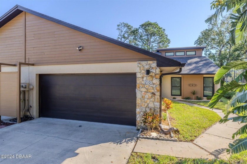 This renovated *** one story*** home is truly in move-in - Beach Townhome/Townhouse for sale in Ormond Beach, Florida on Beachhouse.com