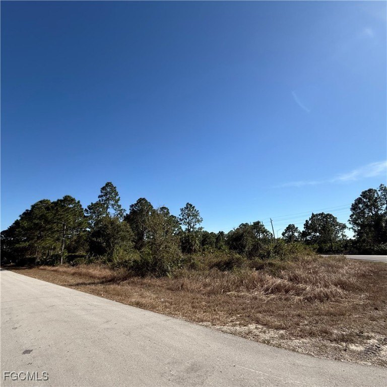 Oversized 0.43-acre residential lot in a desirable Lehigh Acres - Beach Lot for sale in Lehigh Acres, Florida on Beachhouse.com