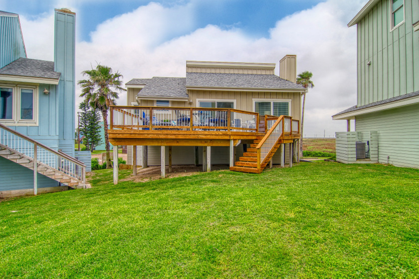 Newly remodeled home! Beachview! Community - Beach Vacation Rentals in Port Aransas, Texas on Beachhouse.com