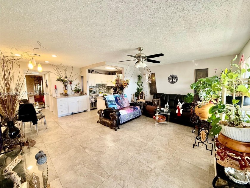 CONDO 55+ BEAUTIFUL AND REMODELED UNIT 1BED/1BATH AND HALF BATH - Beach Condo for sale in West Palm Beach, Florida on Beachhouse.com