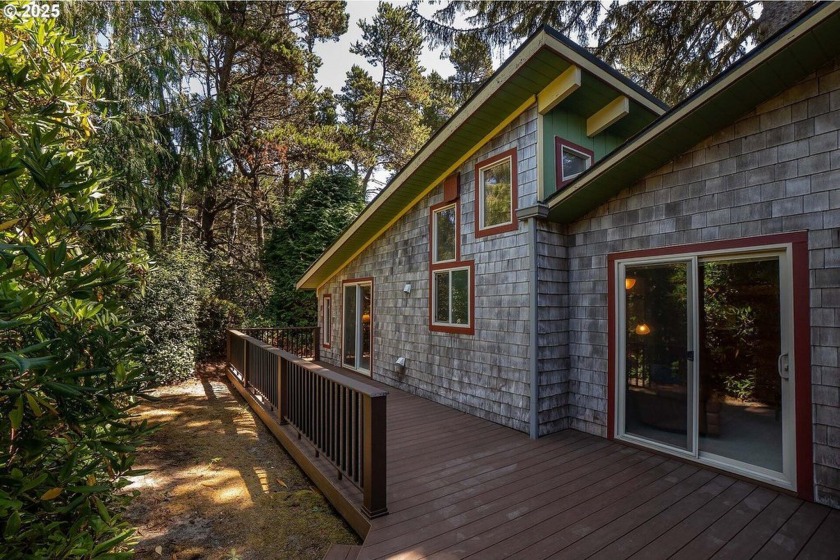 Charming and cozy beach retreat in the desirable Heceta Beach - Beach Home for sale in Florence, Oregon on Beachhouse.com
