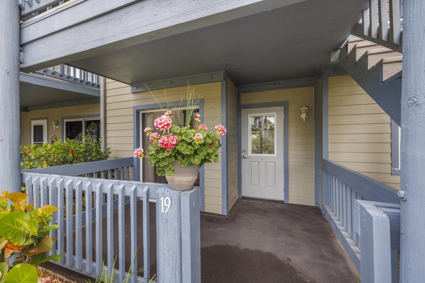 Welcome to this charming first floor, light-filled 2 bedroom, 1 - Beach Condo for sale in Jensen Beach, Florida on Beachhouse.com