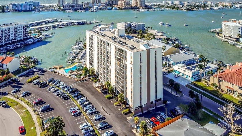 Welcome to this move-in-ready, cozy studio--perfect as a - Beach Condo for sale in Clearwater Beach, Florida on Beachhouse.com