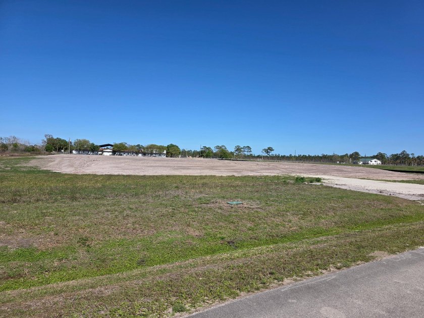 5 Acres lot with building pad ready for your dream home. There - Beach Acreage for sale in Palm City, Florida on Beachhouse.com