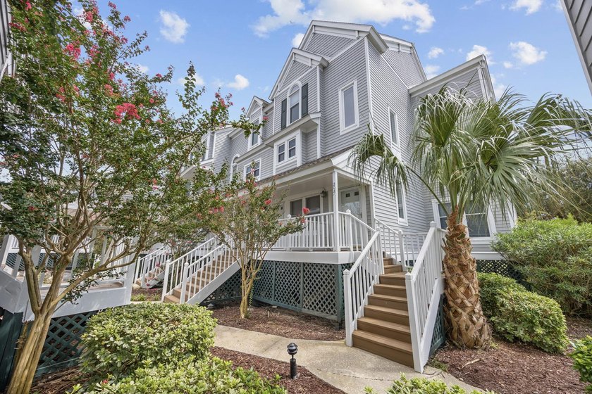 Welcome to this raised beach house style, 3-level end-unit condo - Beach Condo for sale in Murrells Inlet, South Carolina on Beachhouse.com