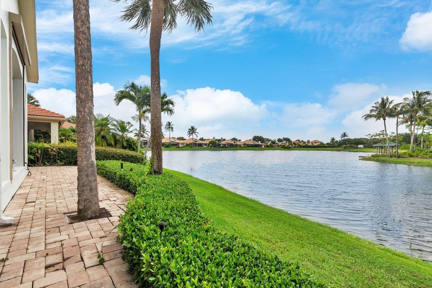 Unmatched Lakefront Views in Lantern Bay - Jonathan's Landing - Beach Home for sale in Jupiter, Florida on Beachhouse.com