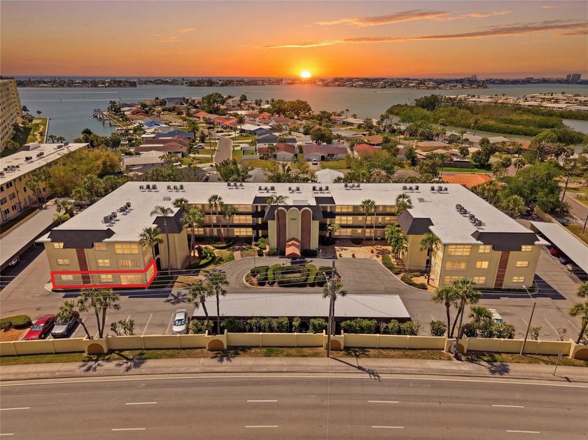 Welcome to this beautifully remodeled, ground-floor 3-bedroom - Beach Condo for sale in St. Petersburg, Florida on Beachhouse.com