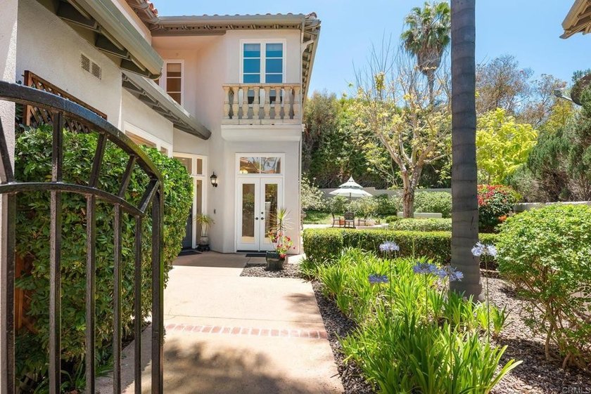 Opportunity awaits a new owner within the excellently located - Beach Condo for sale in La Jolla, California on Beachhouse.com