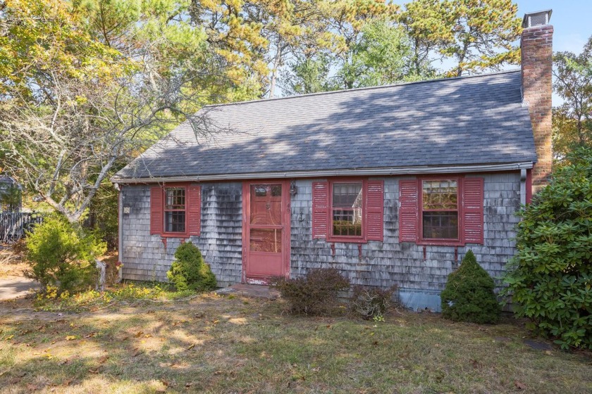 With deeded rights to Aunt Edies Pond, this 2 bedroom/1 bath - Beach Home for sale in Harwich, Massachusetts on Beachhouse.com