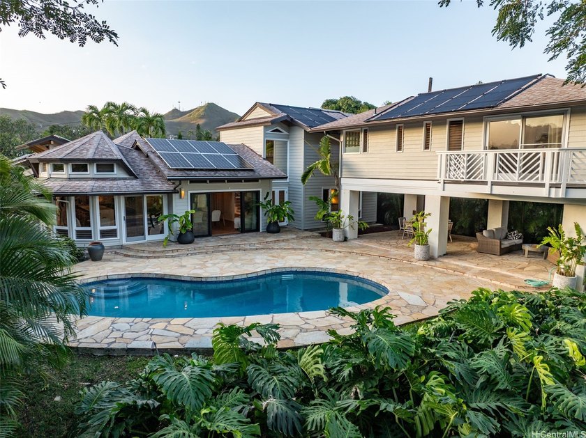 Your dream waterfront Kailua residence. This hidden jewel - Beach Home for sale in Kailua, Hawaii on Beachhouse.com