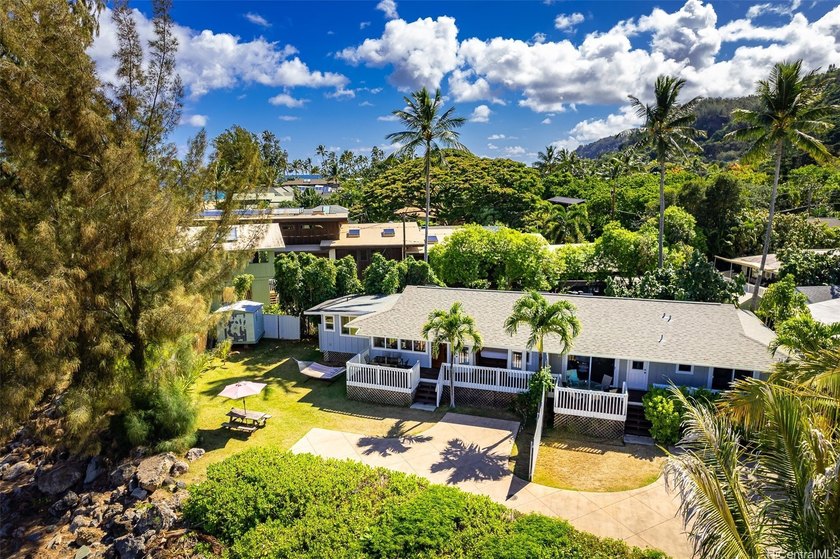 Tucked away at the end of a rural lane in the sought-after - Beach Home for sale in Haleiwa, Hawaii on Beachhouse.com