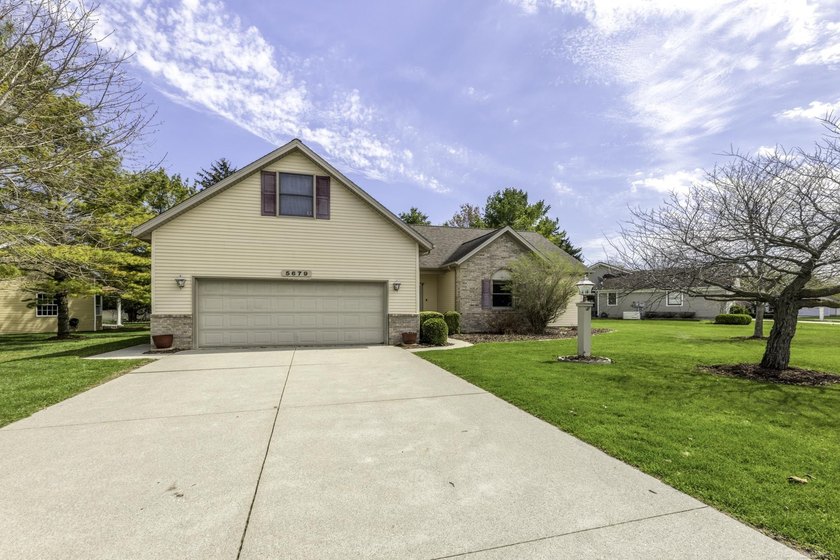 GREENBUSH KNOLL SUB in the Village of Lexington! Welcome Home to - Beach Home for sale in Lexington, Michigan on Beachhouse.com