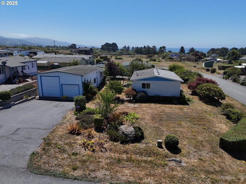 FLOORING and APPLIANCE CREDIT or Hold Back of with Full Price - Beach Home for sale in Brookings, Oregon on Beachhouse.com